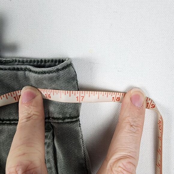 J. Jill Womens Cropped Pants Size 10 Green Gray Twill Wide Leg Stretch Comfort - Picture 3 of 6